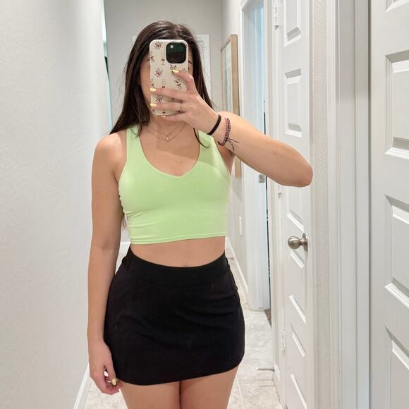 Aritzia TNA black athletic skirt - size medium - Picture 2 of 6